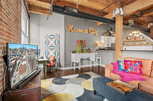 401-308 8th St, Kansas City, MO, 64105-1587 | Card Image