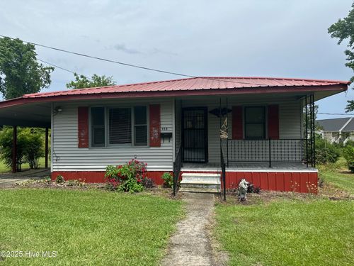958 W Pantego St, Belhaven, NC, 27810-1163 | Card Image
