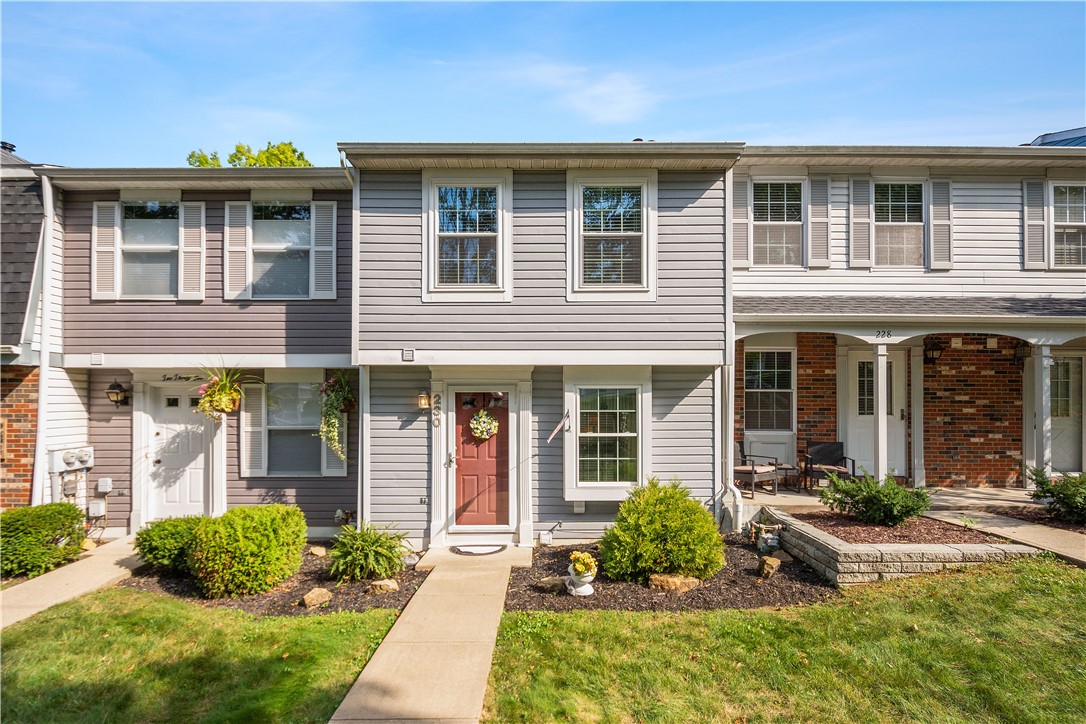 Olde Orchard Dr, Bridgeville, PA 15017