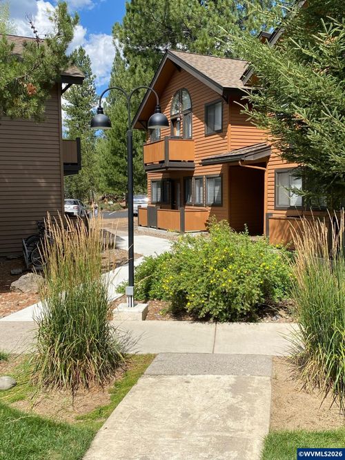 56856 Enterprise Dr, Sunriver, OR, 97707-2120 | Card Image