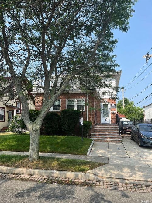 upper-307 Magnolia Blvd, Long Beach, NY, 11561-3307 | Card Image