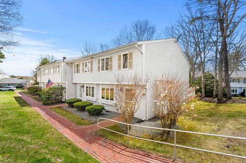 71-174 Lowell Rd, Mashpee, MA, 02649-2831 | Card Image
