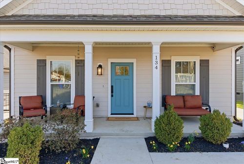134 Oakland Dr, Greenville, SC, 29607-1404 | Card Image