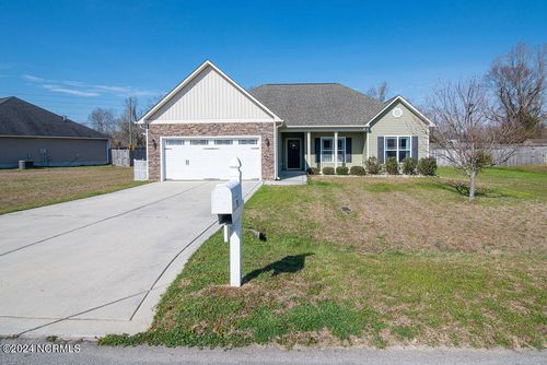 103 Prelude Dr, Richlands, NC, 28574-8477 | Card Image