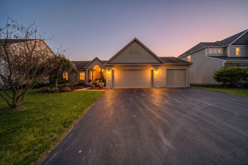 1913 Mallow Ln, Grove City, OH, 43123-5001 | Card Image