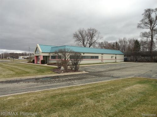 6015 W Pierson Rd, Flushing, MI, 48433-3124 | Card Image