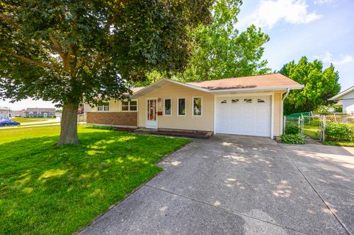 9 Beacon Ave, Romeoville, IL, 60446-1116 | Card Image