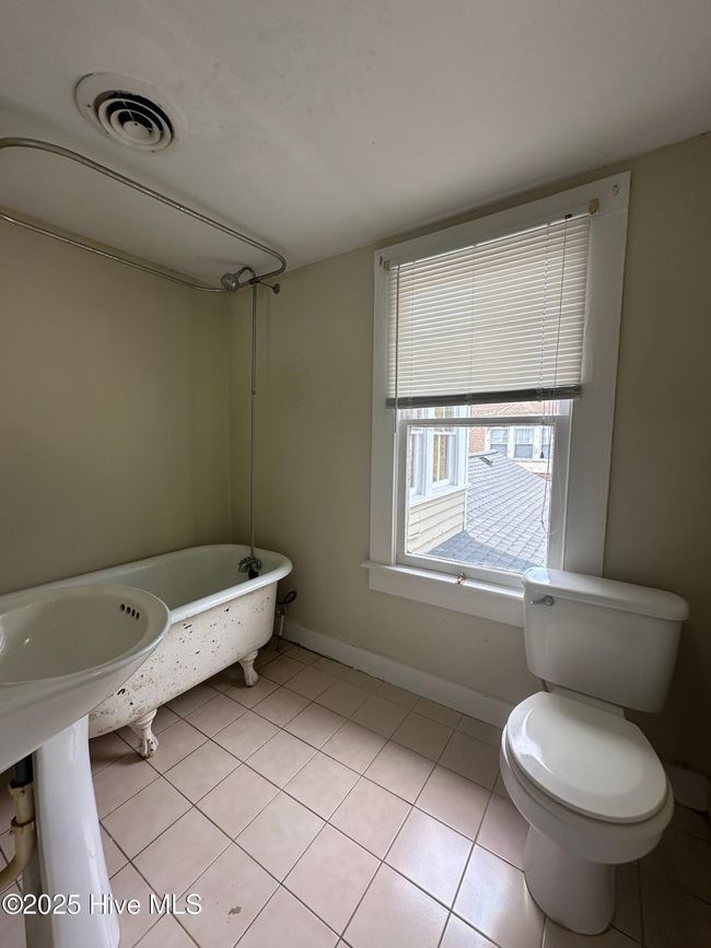 605 W 2 Nd St, Condo with 2 bedrooms, 1 bathrooms and null parking in Washington NC | Image 18