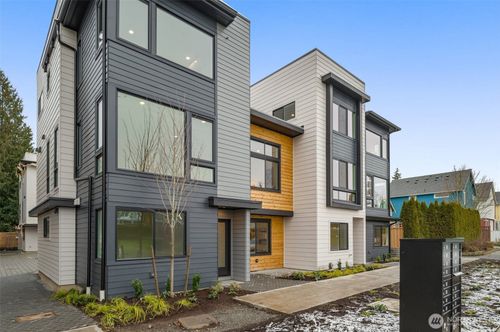 9225 14th Ave Nw, Seattle, WA, 98117 | Card Image