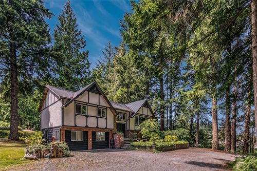 6863 Eastwind Dr, Lantzville, BC, V0R2H0 | Card Image