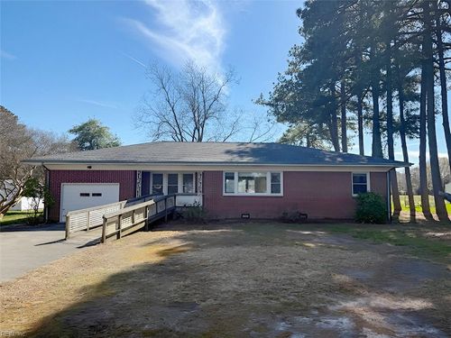 121 Circle Dr, Port Haywood, VA, 23138-2110 | Card Image