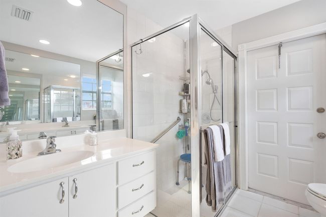 7770 Se Spicewood Cir, Condo with 2 bedrooms, 2 bathrooms and null parking in Hobe Sound FL | Image 22