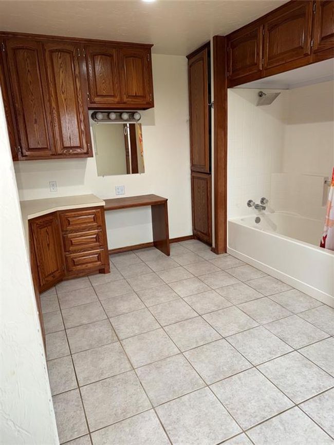 724 E 7 Th St, House other with 4 bedrooms, 2 bathrooms and null parking in Olustee OK | Image 9