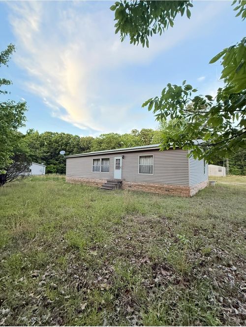 990 River Rd, Bolivar, TN, 38008-4088 | Card Image