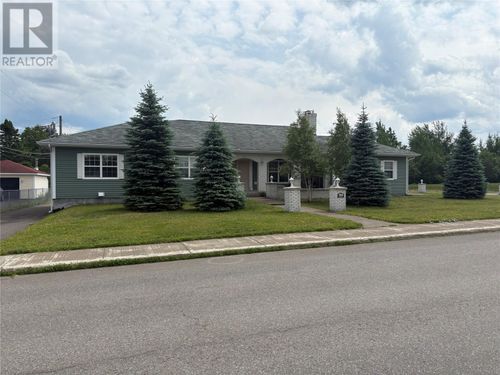 {{alt}} | Card Image