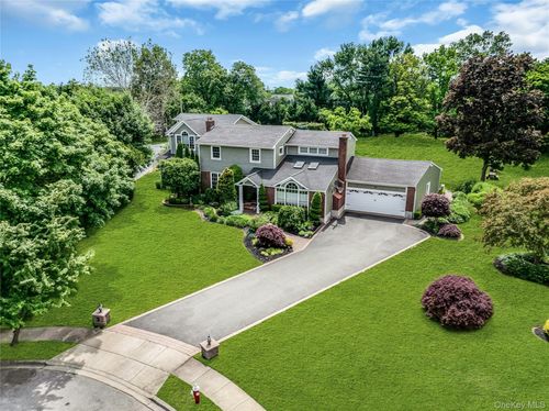 2 Eton Ct, Plainview, NY, 11803-4005 | Card Image