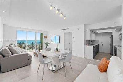 2505 - 90 Alton Rd, Condo with 1 bedrooms, 1 bathrooms and null parking in Miami Beach FL | Image 1