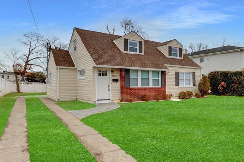 1226 Dutch Broadway, Valley Stream, NY, 11580-1513 | Card Image