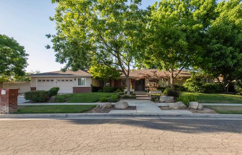 1510 E Goshen Ave, Fresno, CA, 93720-2741 | Card Image