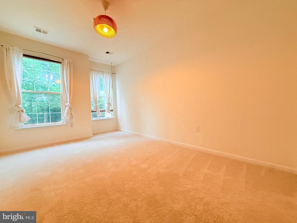 Residential Lease in RESTON 2