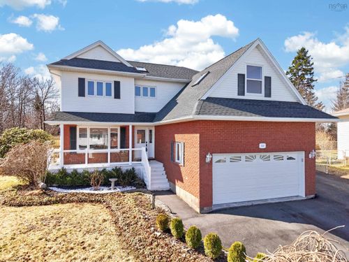 144 Pinewood Cres, Dartmouth, NS, B2V2P9 | Card Image