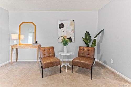 apt-201-111 Fieldcrest St, Ann Arbor, MI, 48103-5886 | Card Image