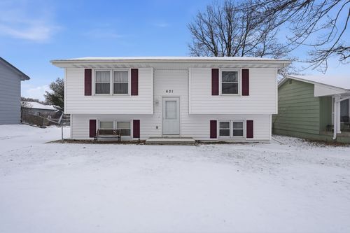 621 Ne 4th St, Grimes, IA, 50111-2002 | Card Image