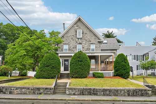 3-325 Mammoth Rd, Lowell, MA, 01854-1555 | Card Image