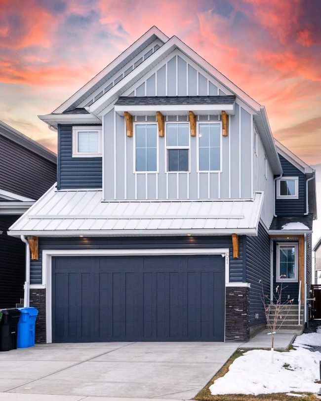 61 Calhoun Crescent Ne, Home with 3 bedrooms, 2 bathrooms and 4 parking in Calgary AB | Image 1