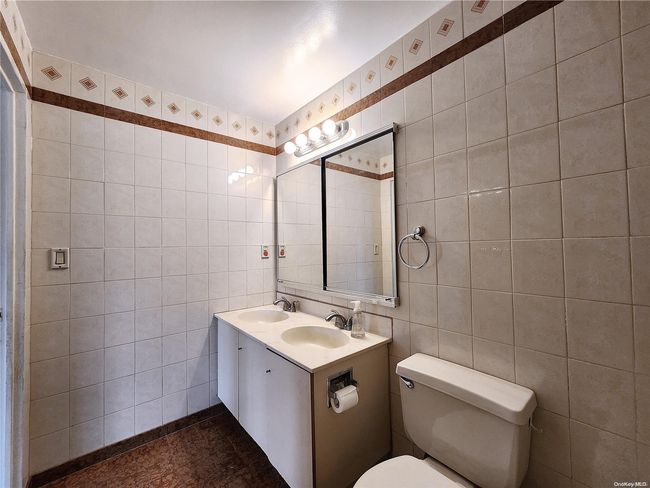 APT-4B - 162-40 9 Th Ave, Home with 3 bedrooms, 1 bathrooms and null parking in Beechhurst NY | Image 11