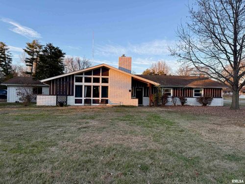 2 Pinewood Dr, Carbondale, IL, 62901-5201 | Card Image