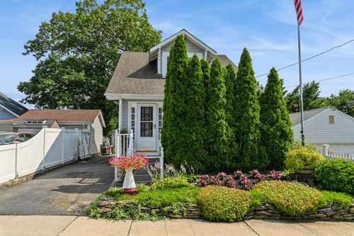 45 Cherry St, Locust Valley, NY, 11560-1710 | Card Image
