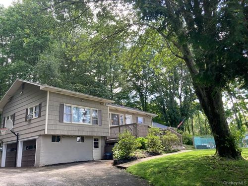 747 Bloomingburg Rd, Bloomingburg, NY, 12721-2916 | Card Image