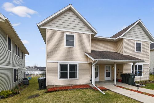 6-218 S Musket Ridge Dr, Sun Prairie, WI, 53590-3482 | Card Image