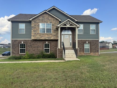 7 Dugger Aly, Clarksville, TN, 37042-2995 | Card Image