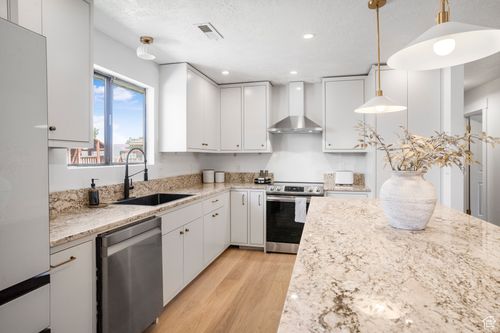 1655 Maplewood Way, St George, UT, 84790-8289 | Card Image