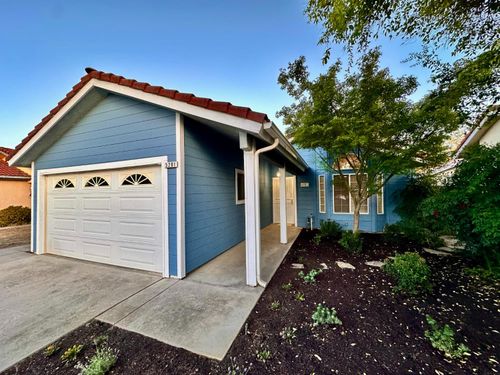 5201 W Magill Ave, Fresno, CA, 93722-3698 | Card Image