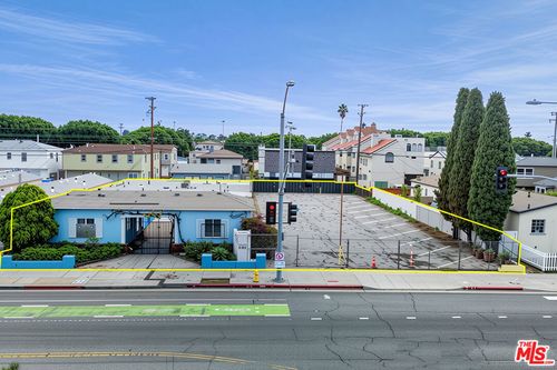 2338 Ocean Park Blvd, Santa Monica, CA, 90405-5108 | Card Image