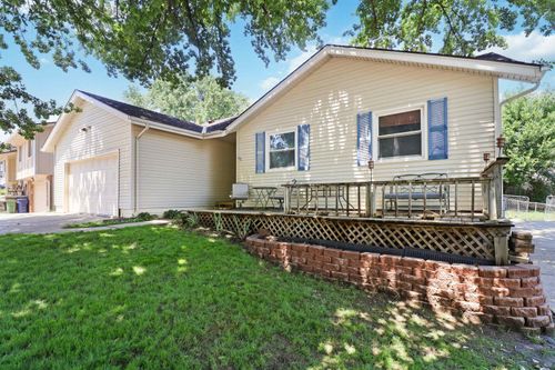 2404 Circletown Pl, Bellevue, NE, 68123-1049 | Card Image