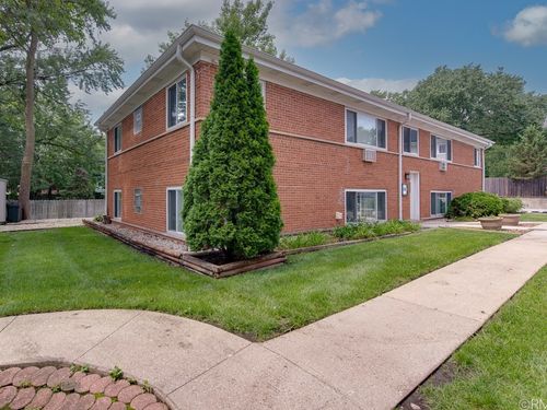 1s-34 N Main St, Glen Ellyn, IL, 60137-5768 | Card Image