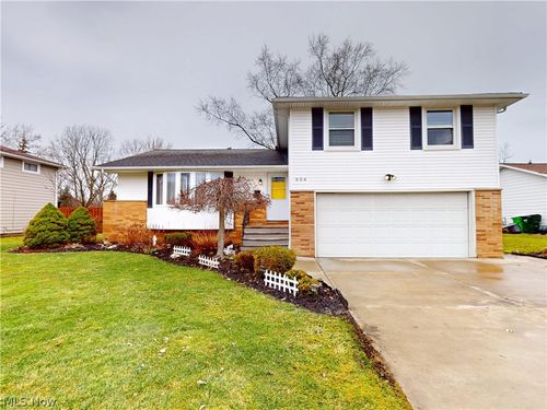 904 Rose Blvd, Highland Heights, OH, 44143-3230 | Card Image