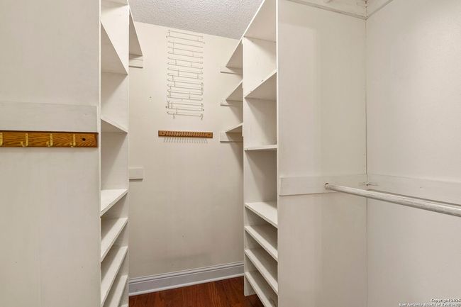 7835 Wild Eagle Rd, House other with 5 bedrooms, 3 bathrooms and null parking in San Antonio TX | Image 23