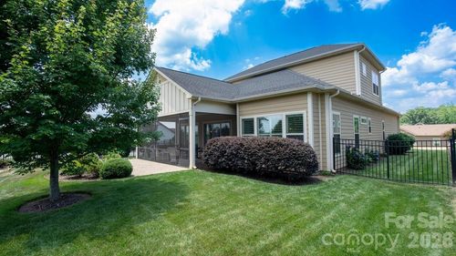 261 Stone Mountain Way, Denver, NC, 28037-4210 | Card Image