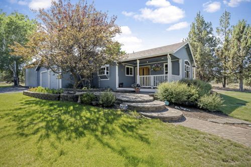 23041 Chisholm Trl, Bend, OR, 97702-9253 | Card Image