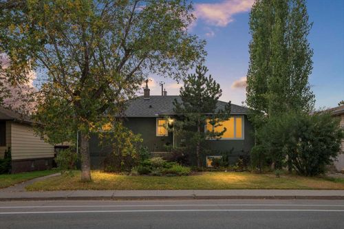 527 29 Street Nw, Calgary, AB, T2N2T4 | Card Image