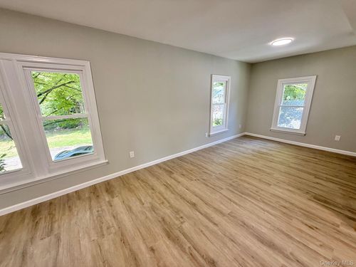 2-108 Pine St, Wurtsboro, NY, 12790-8206 | Card Image