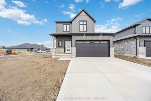 9 Postma Cres, Ailsa Craig, ON, N0M1A0 | Card Image