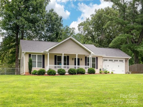 329 Ewbank Rd, Etowah, NC, 28729-8771 | Card Image