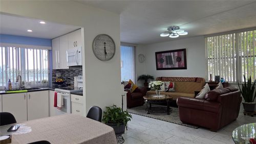 apt-315-9400 Lime Bay Blvd, Tamarac, FL, 33321-3451 | Card Image