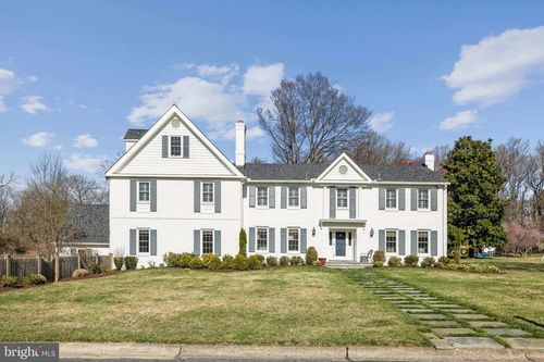 6825 Newbold Dr, BETHESDA, MD, 20817-2236 | Card Image